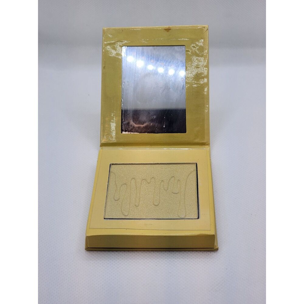 NEW Kylie Jenner KYLIGHTER Pressed Illuminating Powder, Banana Split